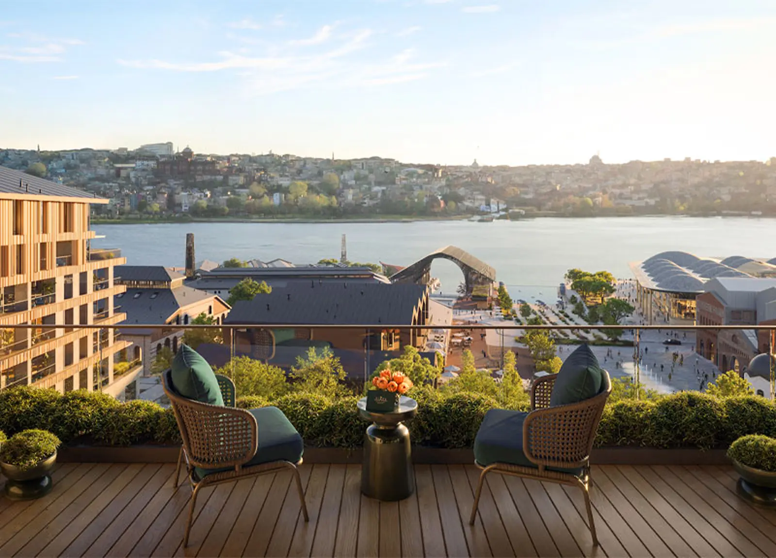 İSTANBUL'UN KALBİNDE
RIXOS AYRICALIKLARIYLA YAŞAM